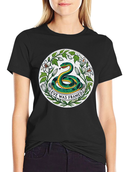Camiseta Negra con Diseño de Serpiente Eve Was Framed