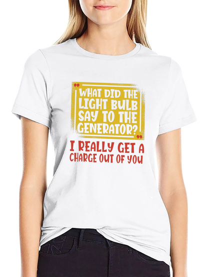 Camiseta Negra con Estampado de Broma Eléctrica