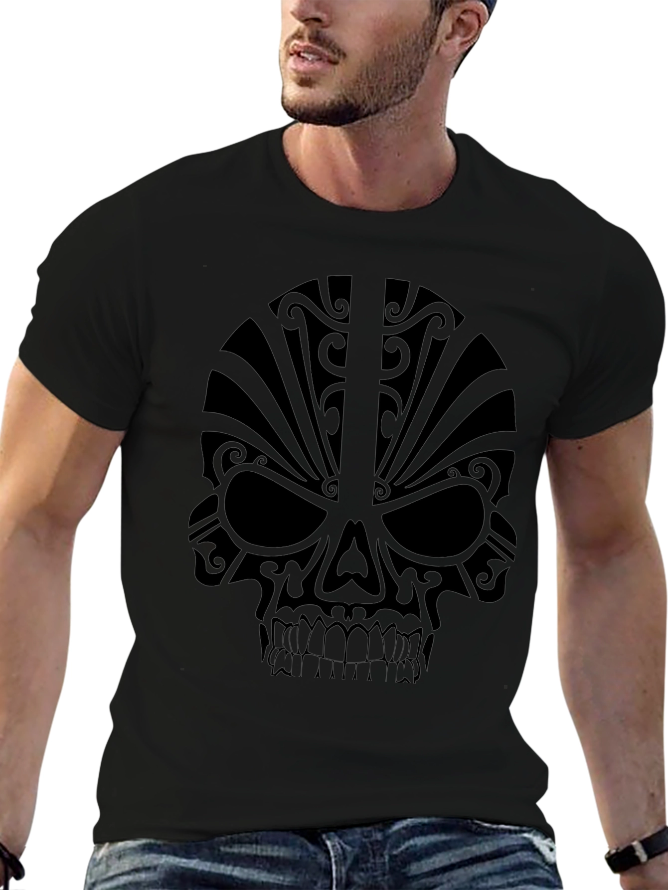 Camiseta Negra Calavera Tribal Estilizada