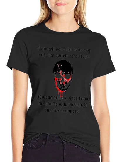 Camiseta Negra con Diseño de Calavera y Frase Gótica